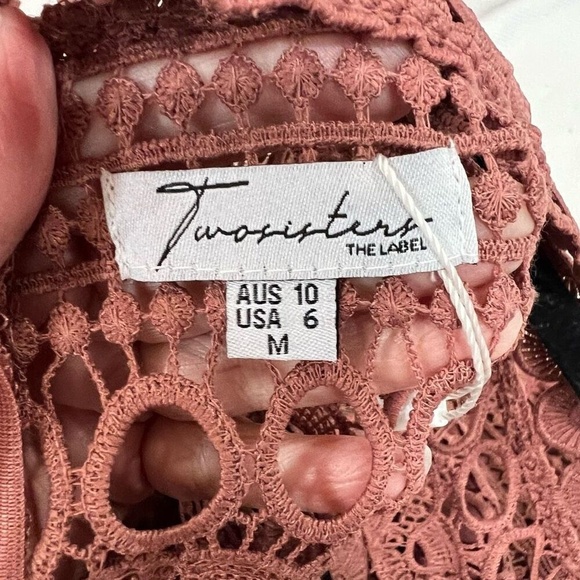 Two Sisters Riverdale Mauve Pink Lace Crochet Long Sleeve‎ Mini Dress 6 M NWT - Picture 3 of 13